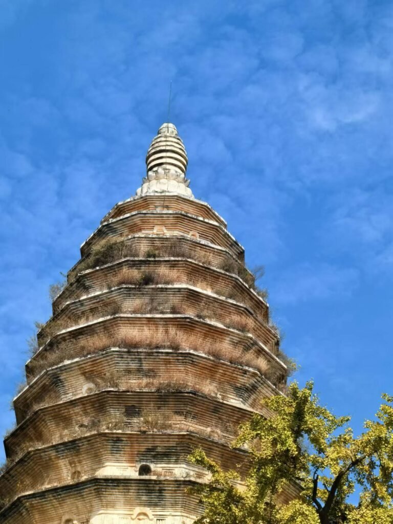 探访独一无二的中国千年古塔——嵩岳寺塔